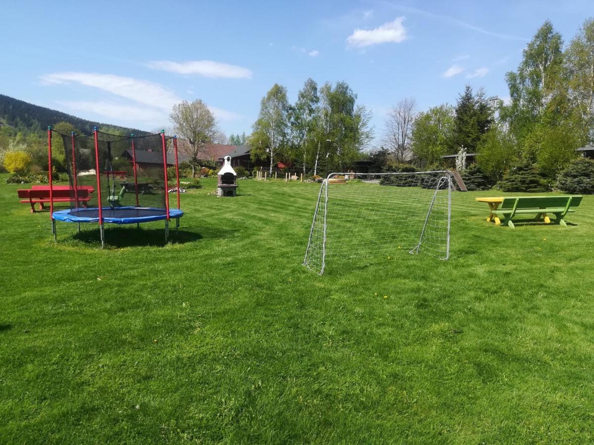 Stanica Pod Zadzierna Domki Caloroczne Lubawka Exteriör bild
