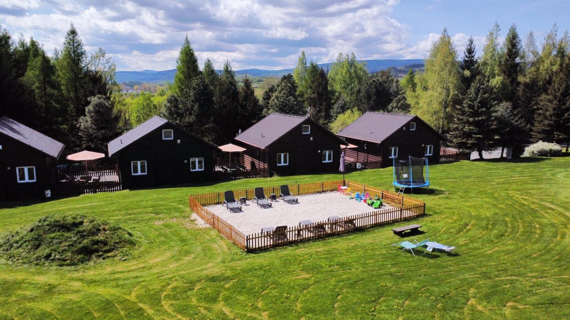 Stanica Pod Zadzierna Domki Caloroczne Lubawka Exteriör bild